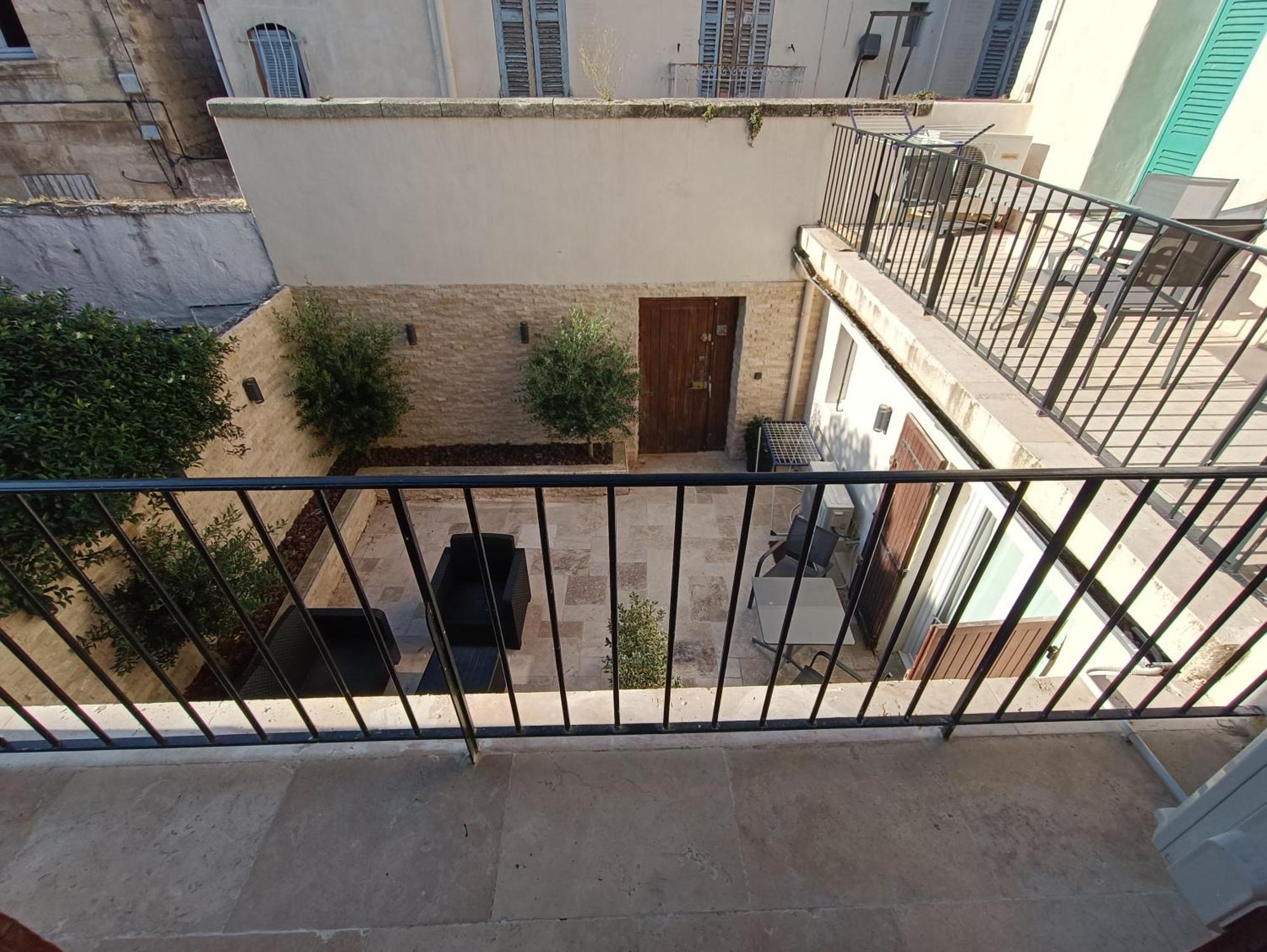 Appartements Et Studio Renoves En 2022, Intra Muros Avignon Bagian luar foto